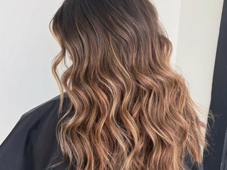 A transformation created with one row of hand-tied wefts